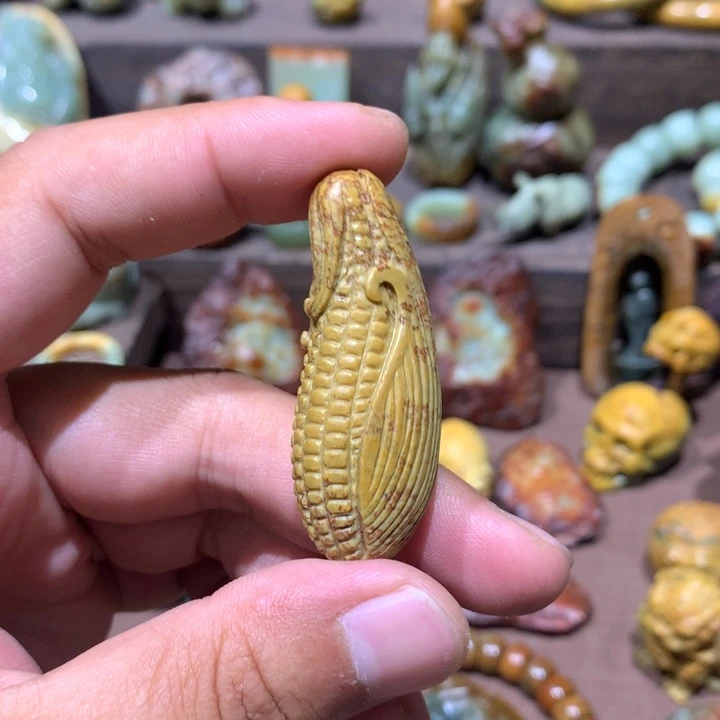 岫岩河磨玉（透闪石质玉）未镶嵌挂件财*到