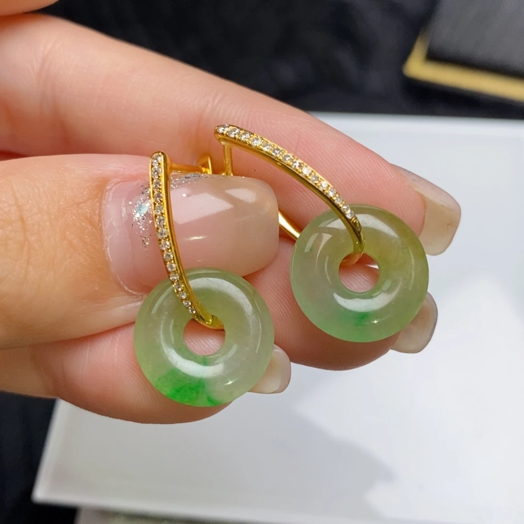 18K金镶嵌翡翠耳饰甜甜圈