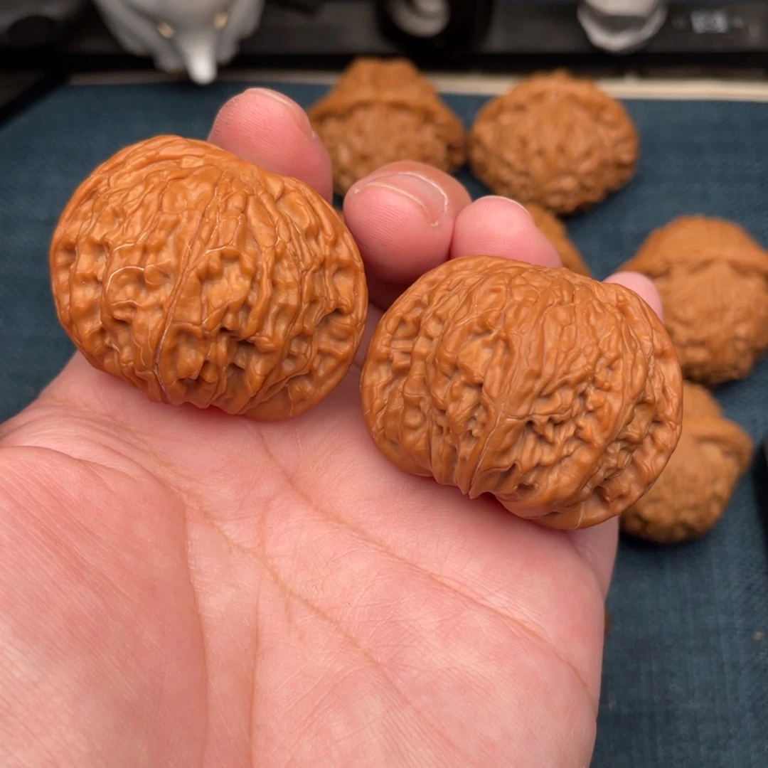 把件文玩核桃全品红皮球磨42