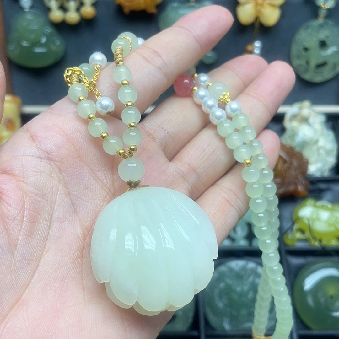 未镶嵌蛇纹石玉颈饰