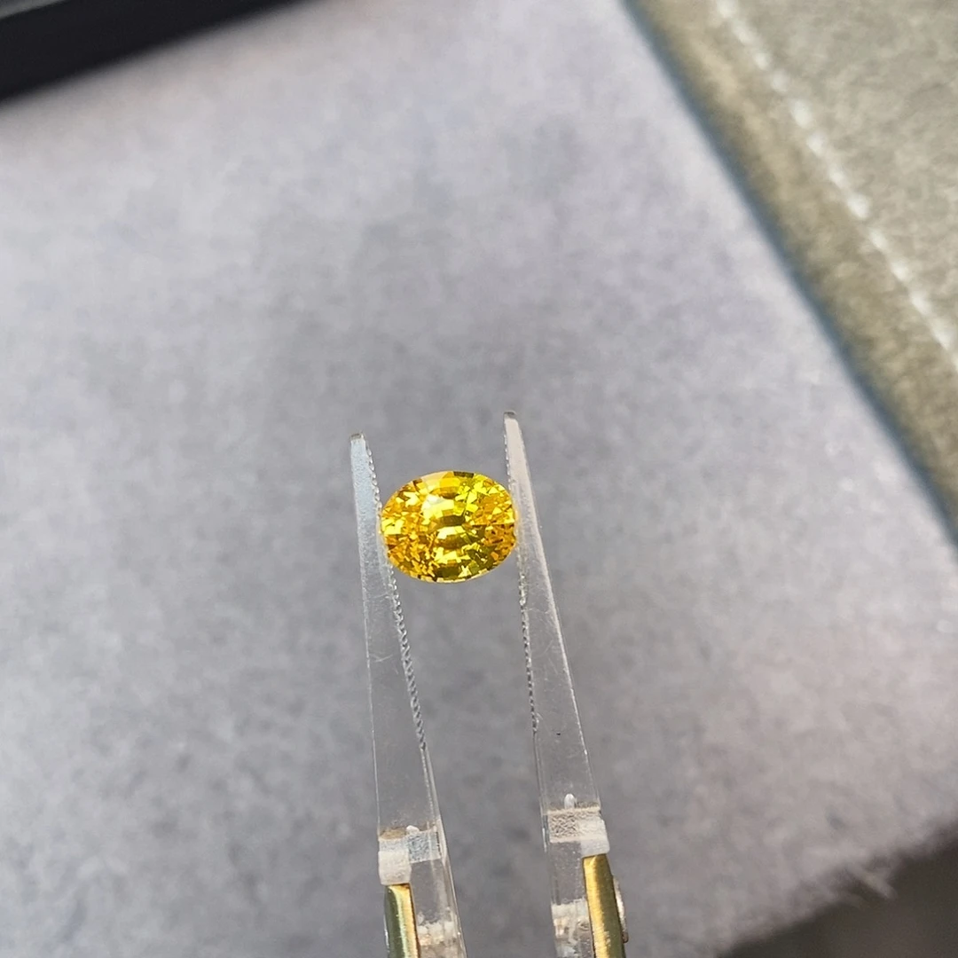 彩色蓝宝石裸石1.8ct