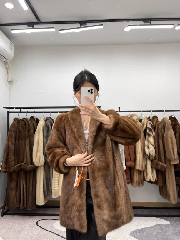 AA19(M)蜜棕色中古进口水貂毛外套，肩40胸围104衣长77袖长56