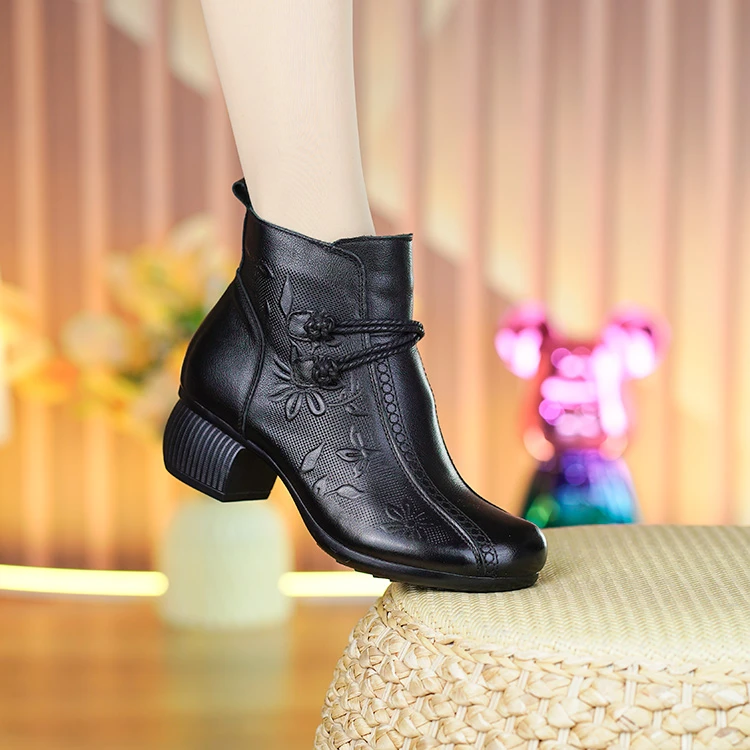 SS3189618新款头层牛皮女圆头软面复古百搭休闲真皮舒适粗跟短靴