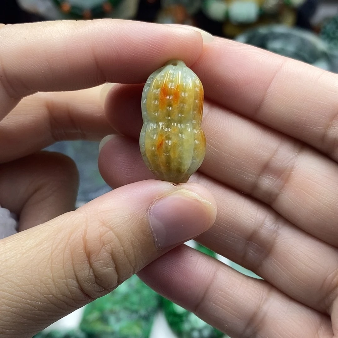 颈饰未镶嵌翡翠花生