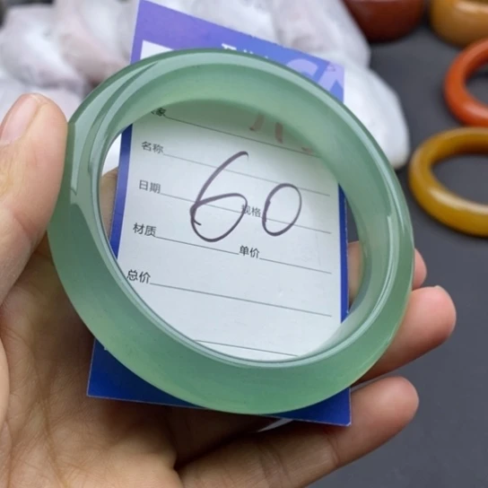 石英质玉未镶嵌手镯