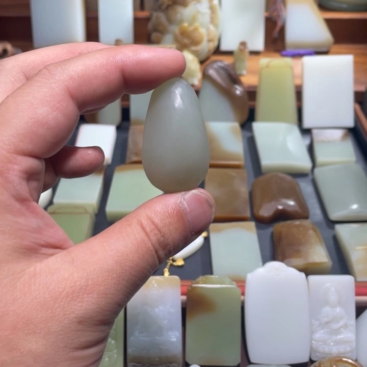 颈饰未镶嵌和田玉