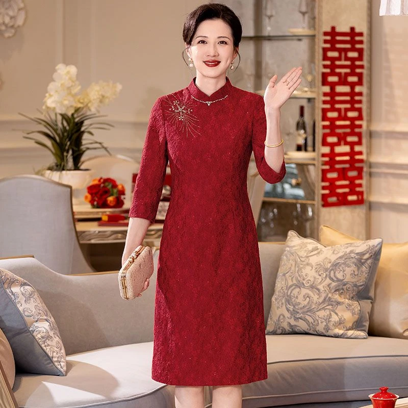 年轻妈妈中长款蕾丝旗袍喜婆婆婚宴装2025春季新款连衣裙婚礼礼服