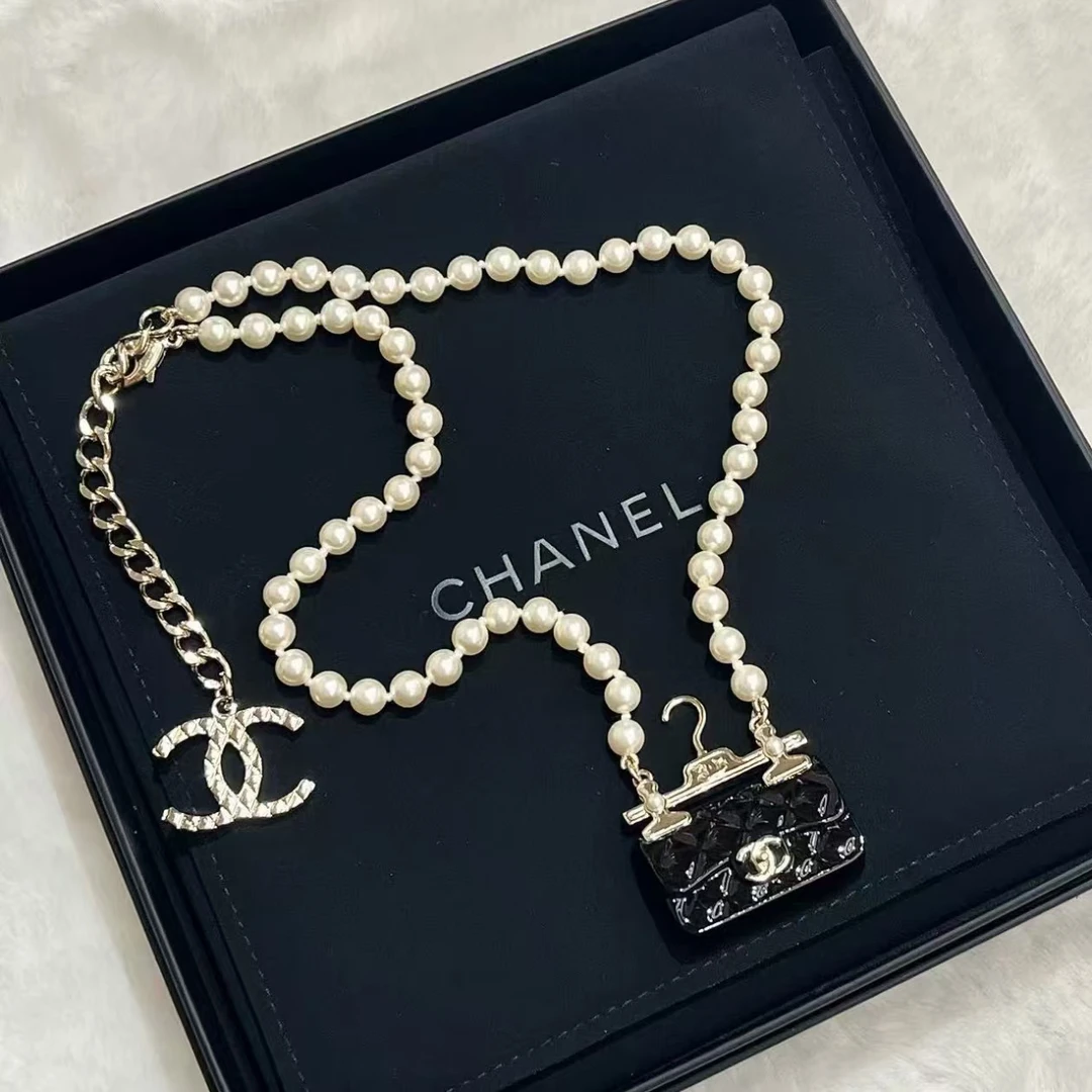 未使用 Chanel/香奈儿 蔚蓝/23C珍珠衣架包项链