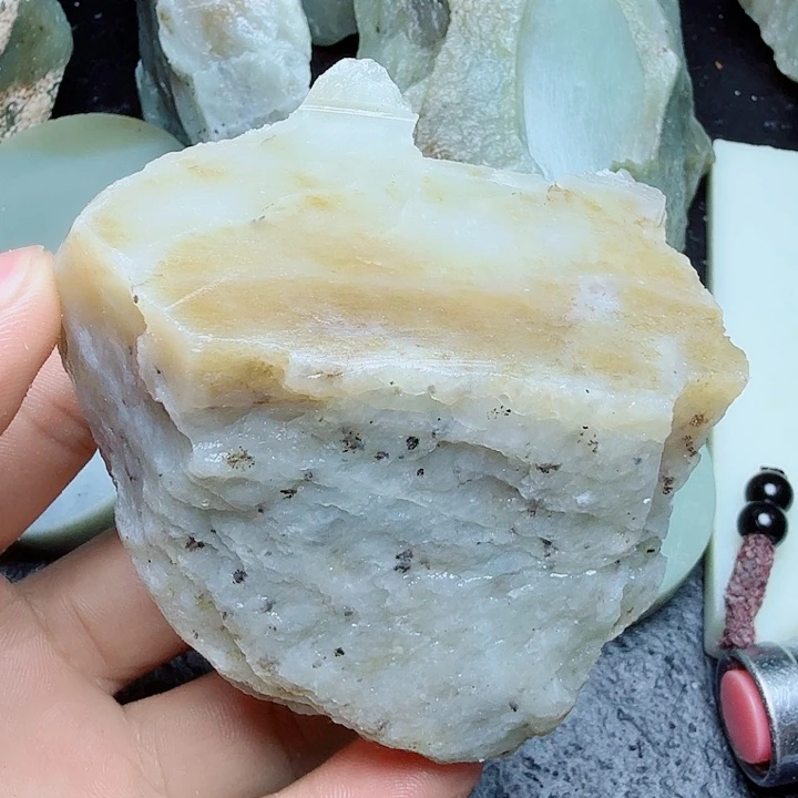未镶嵌和田玉（糖玉）珠宝奇石