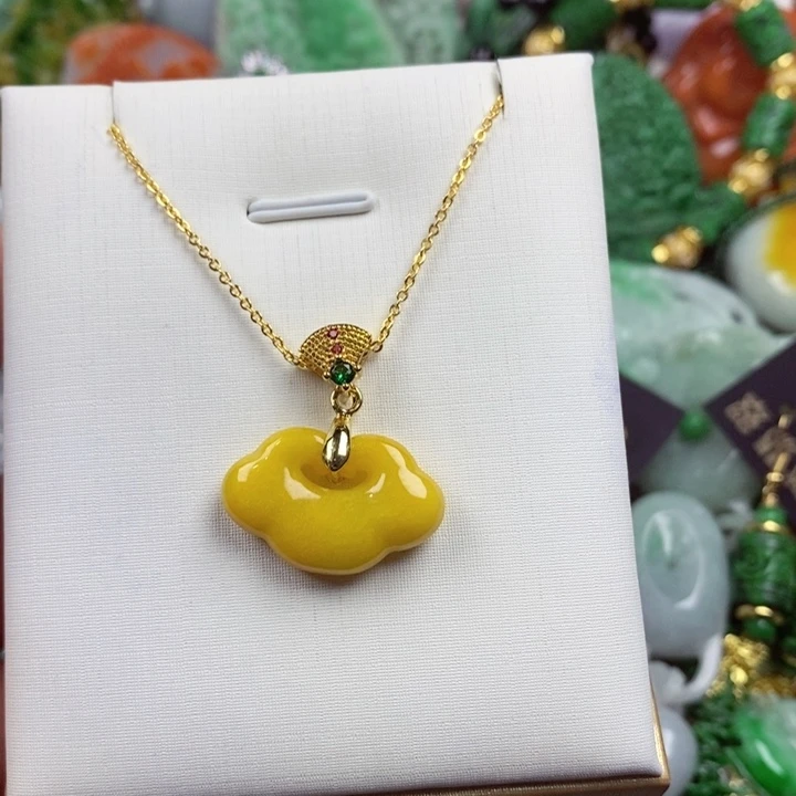 翡翠未镶嵌吊坠(赠链)