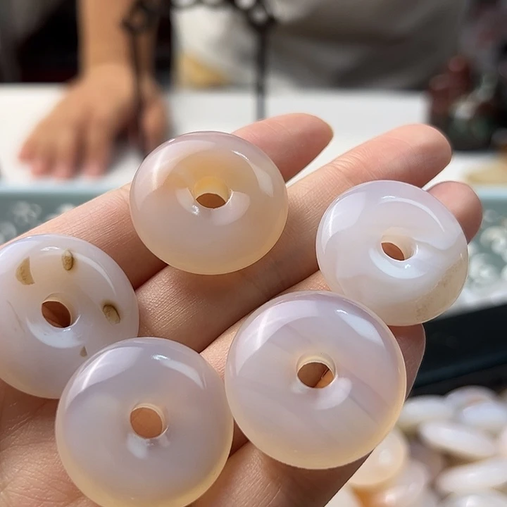 未镶嵌颈饰玛瑙/玉髓