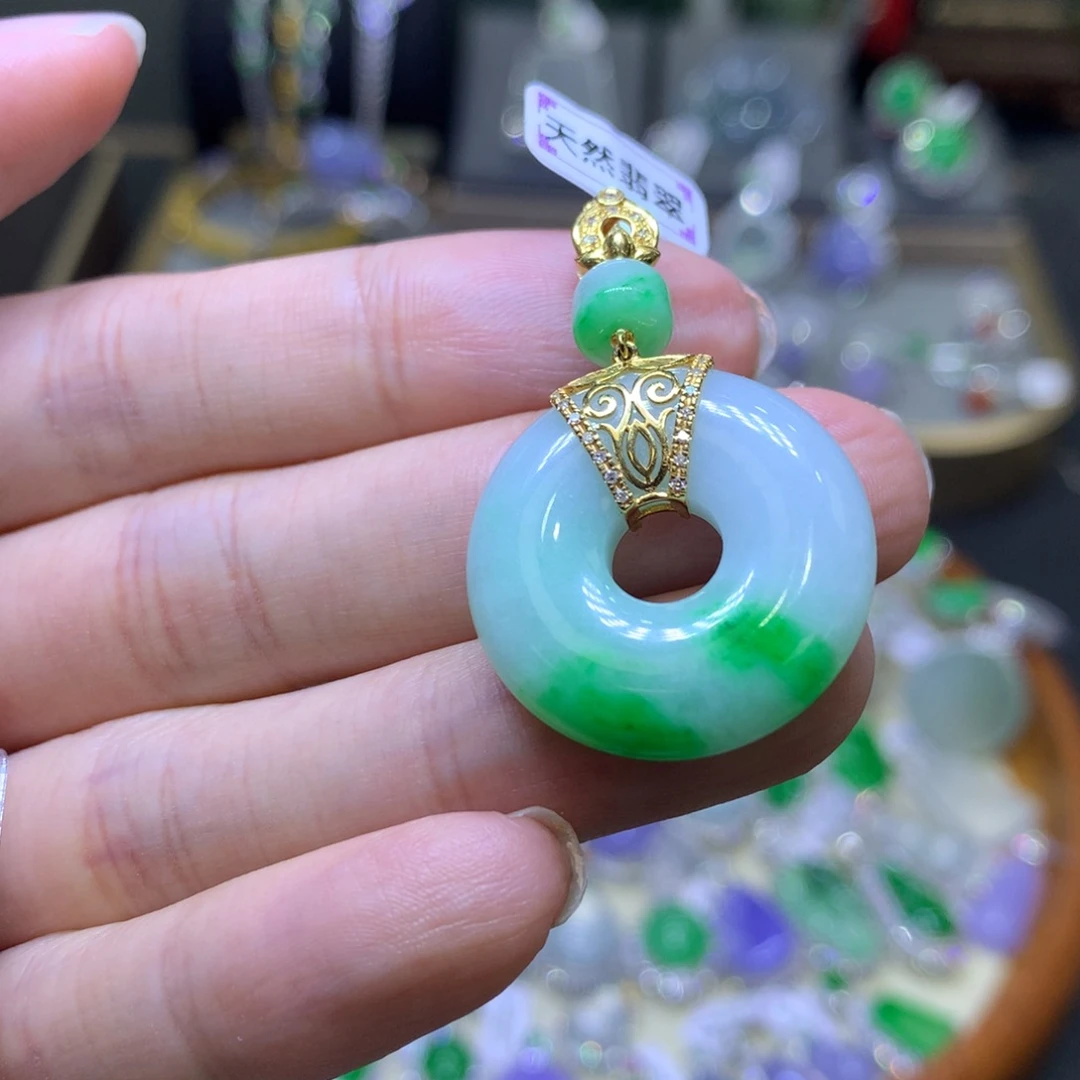 翡翠18K金镶嵌颈饰翡翠吊坠项链