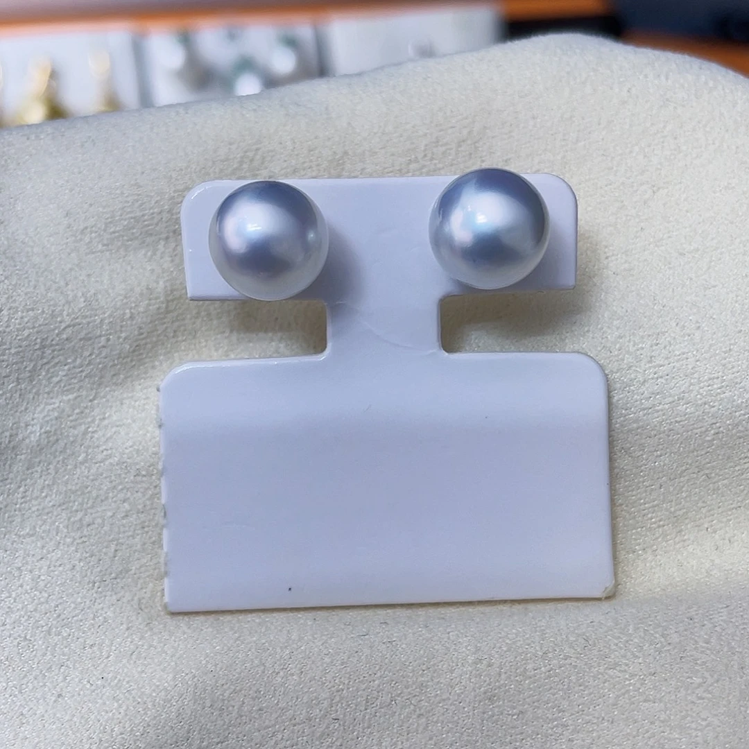 耳饰18K金镶嵌海水珍珠澳白