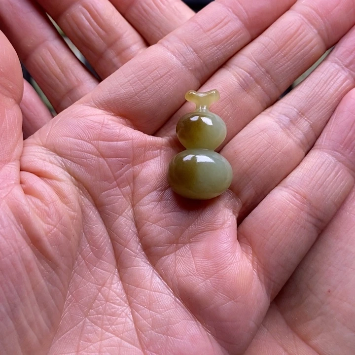 和田玉颈饰未镶嵌琳