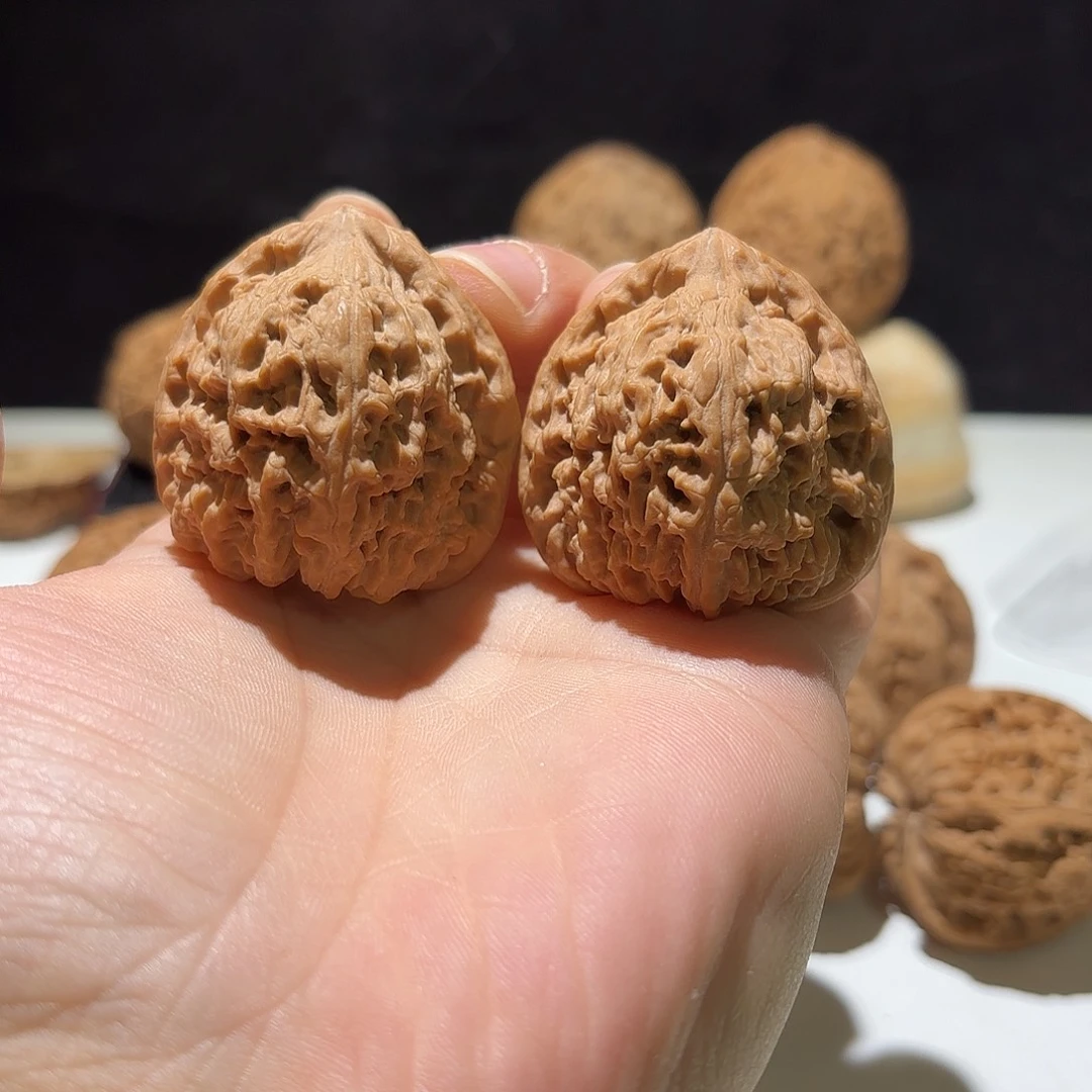 可***座桃核吊坠涿鹿南将40三角
