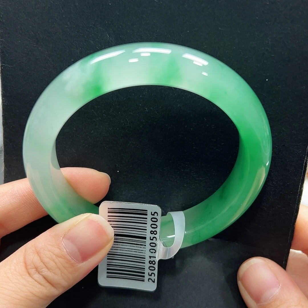 善***a石英质玉（非洲翠）未镶嵌手镯