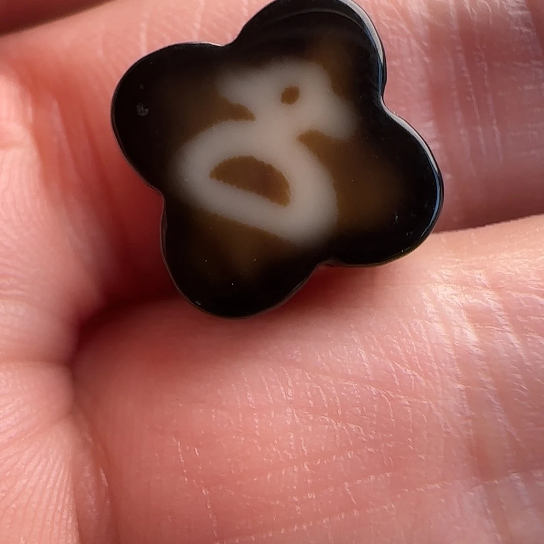 玛瑙/玉髓合金颈饰财财背云对孔14