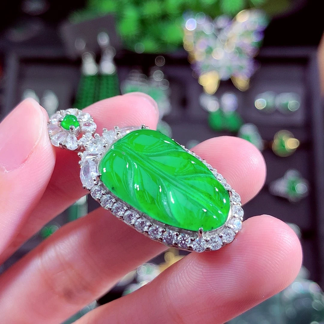 颈饰未镶嵌翡翠天然