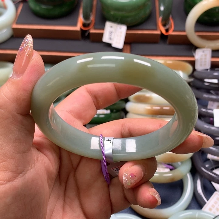 【闪购商品】未镶嵌手镯和田玉