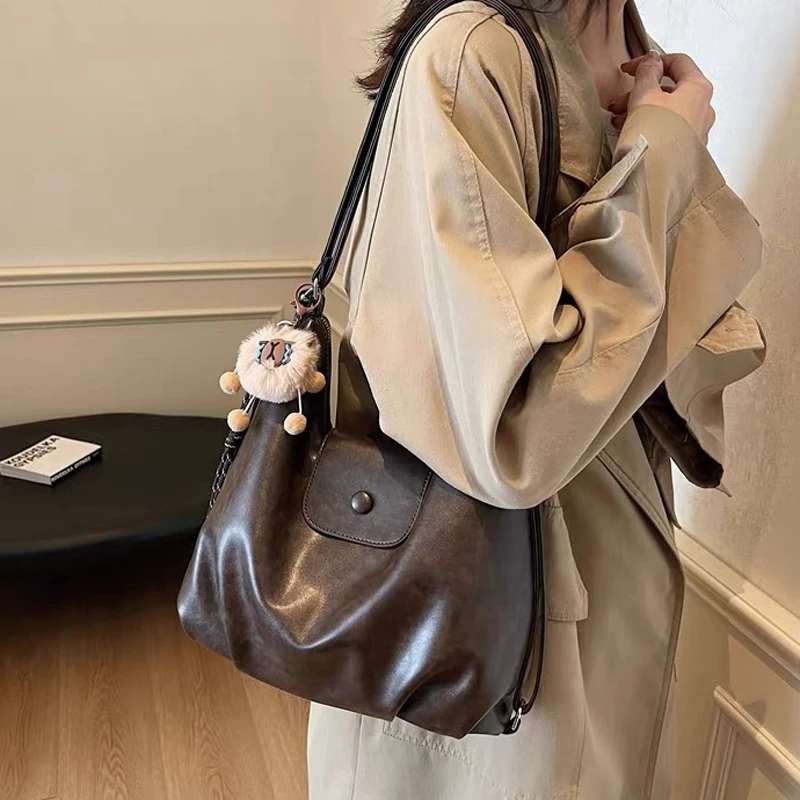 多种背法大容量托特包2025秋女新款韩版单肩斜跨包通勤百搭双肩包