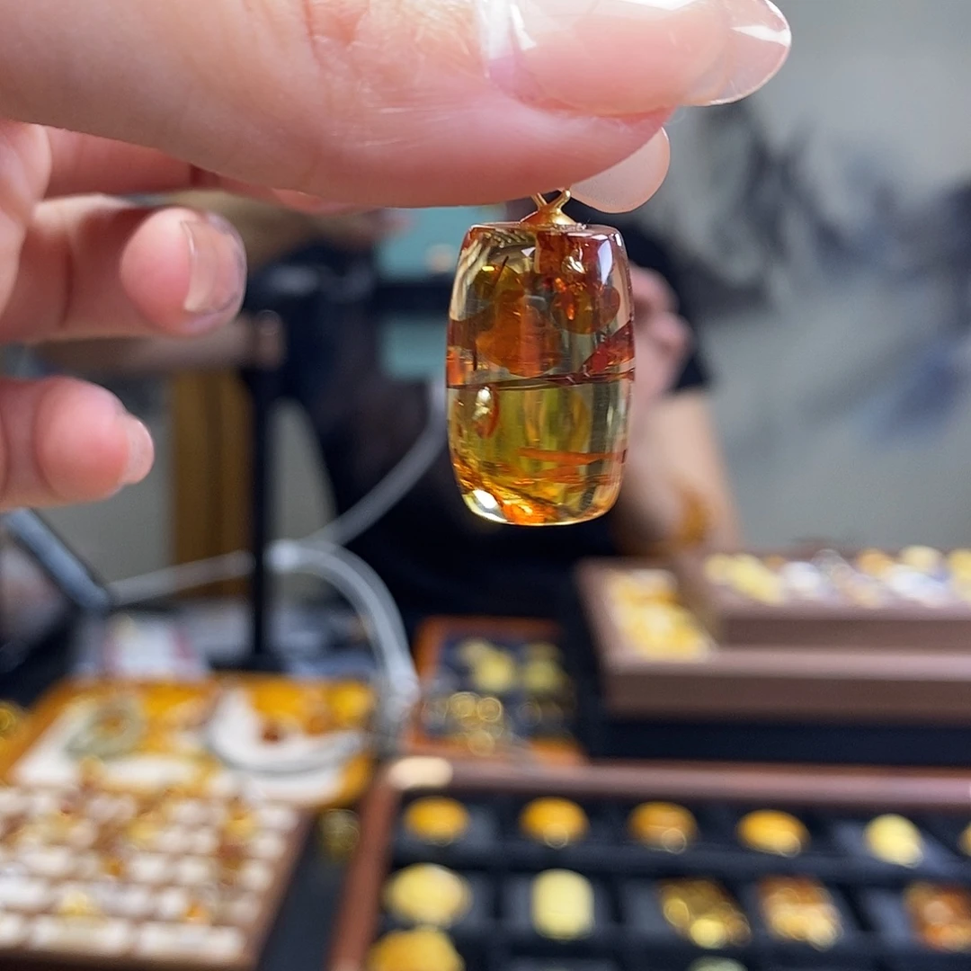 琥珀未镶嵌裸石成品