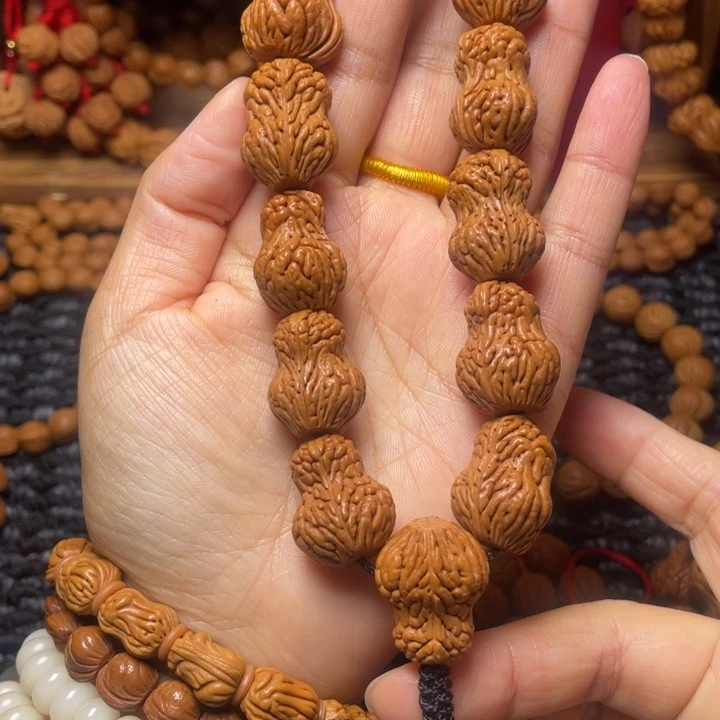 木质类龙纹桃枭挂件