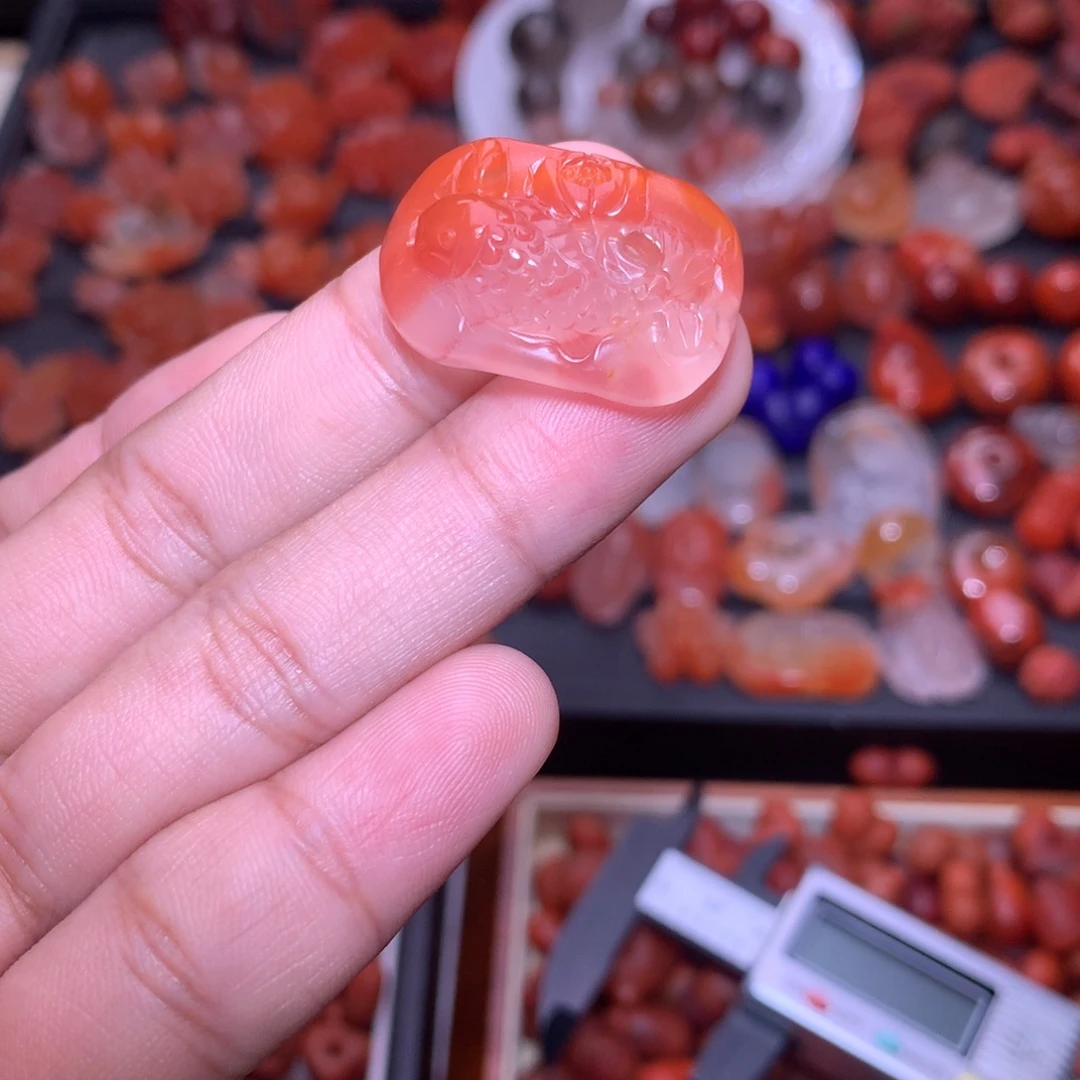 南红玛瑙未镶嵌珠宝半成品手牌