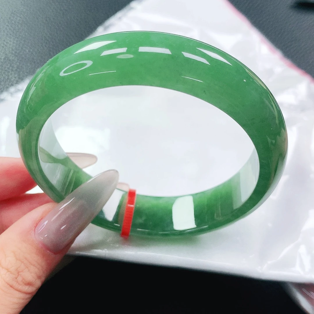 翡翠手镯未镶嵌57圈