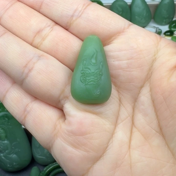 和田玉（碧玉）未镶嵌颈饰