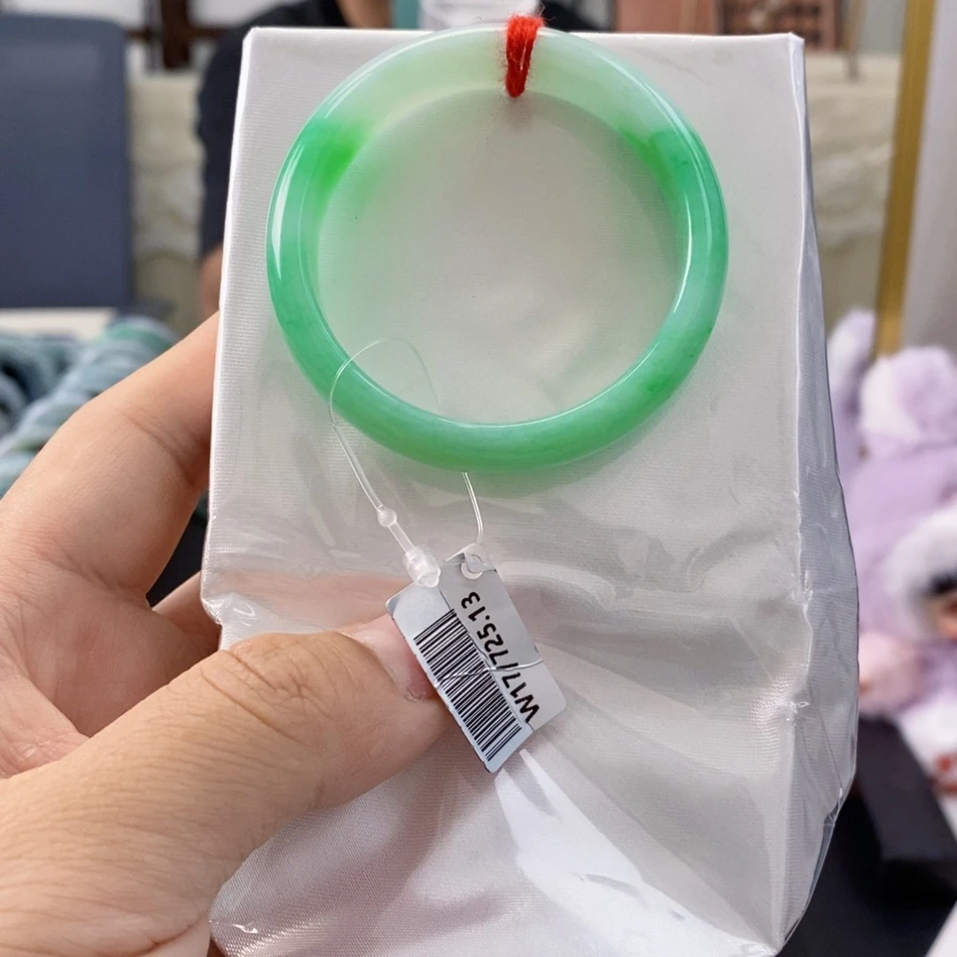 未镶嵌手镯翡翠已定