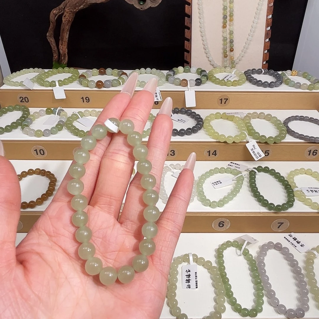 梅***子和田玉未镶嵌手链