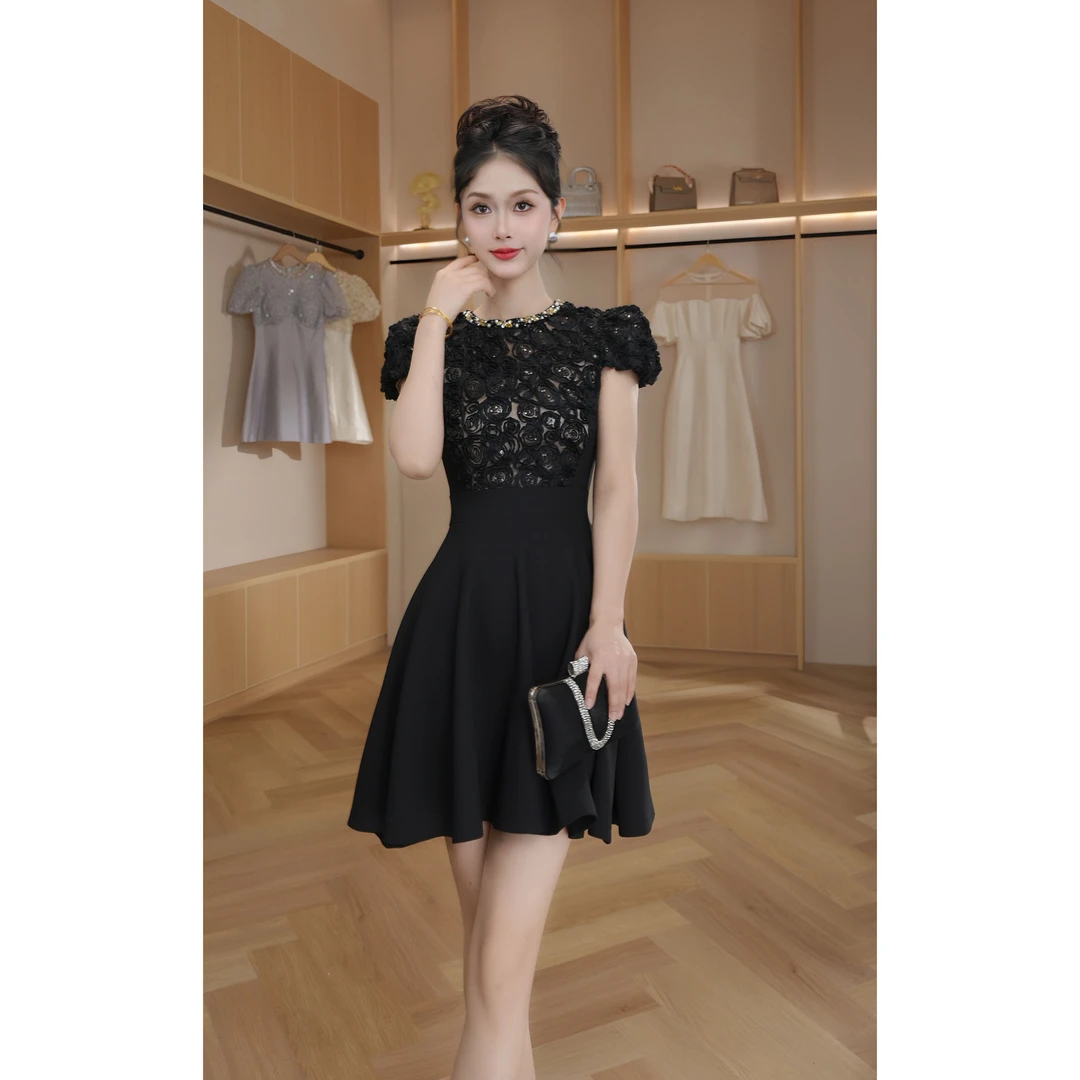 【设计师定制】 蕾丝高贵轻奢夏季黑色 显瘦气质重工连衣裙 21668