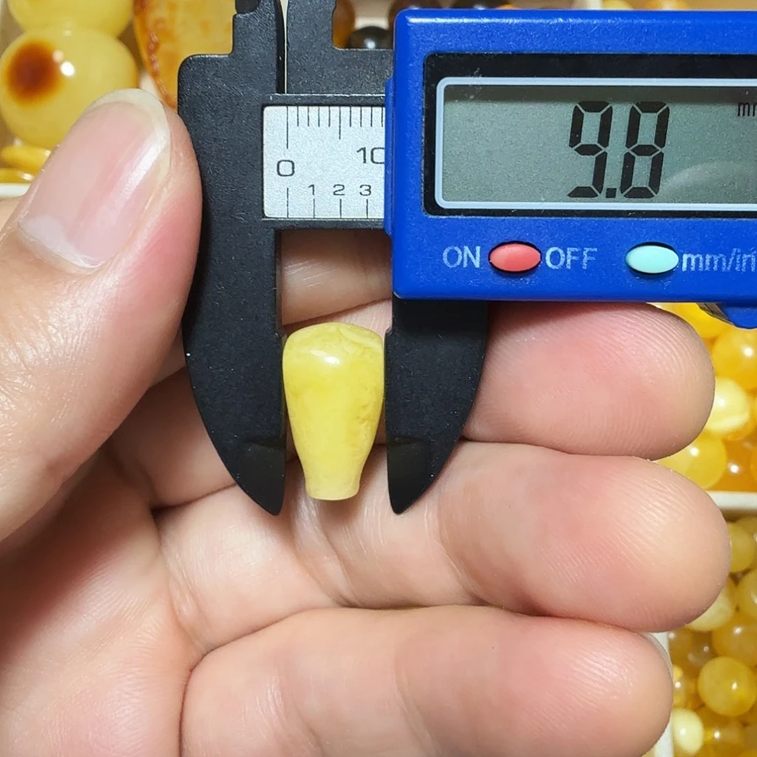 琥珀未镶嵌裸石成品