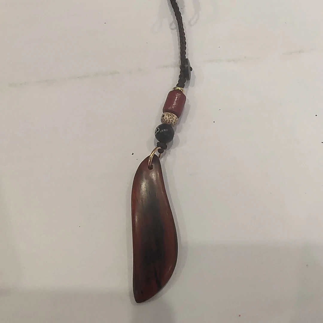 小叶紫檀随形钥匙扣，随机发货，不以图片为准。