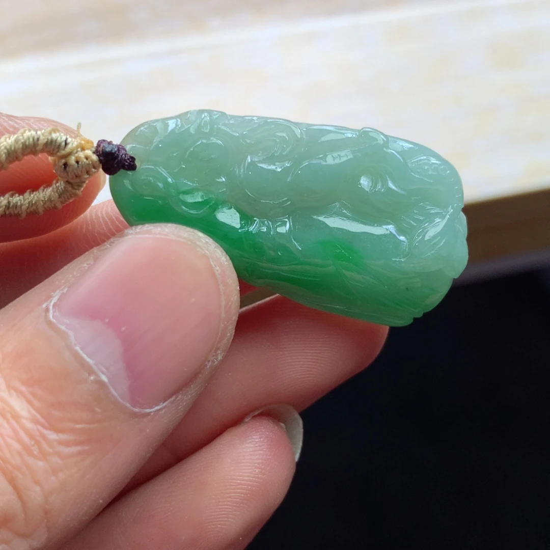 颈饰未镶嵌翡翠吊坠