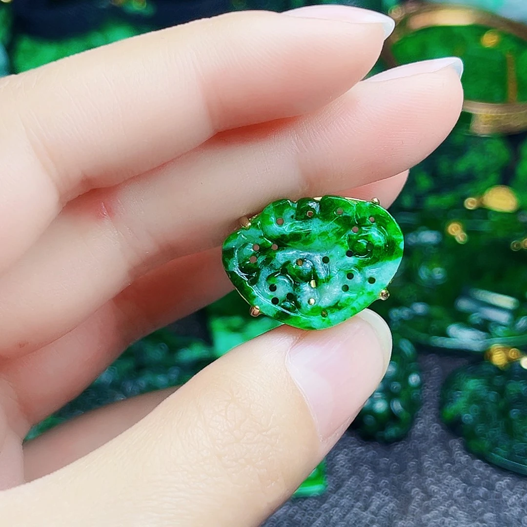 颈饰银S925镶嵌翡翠多样性