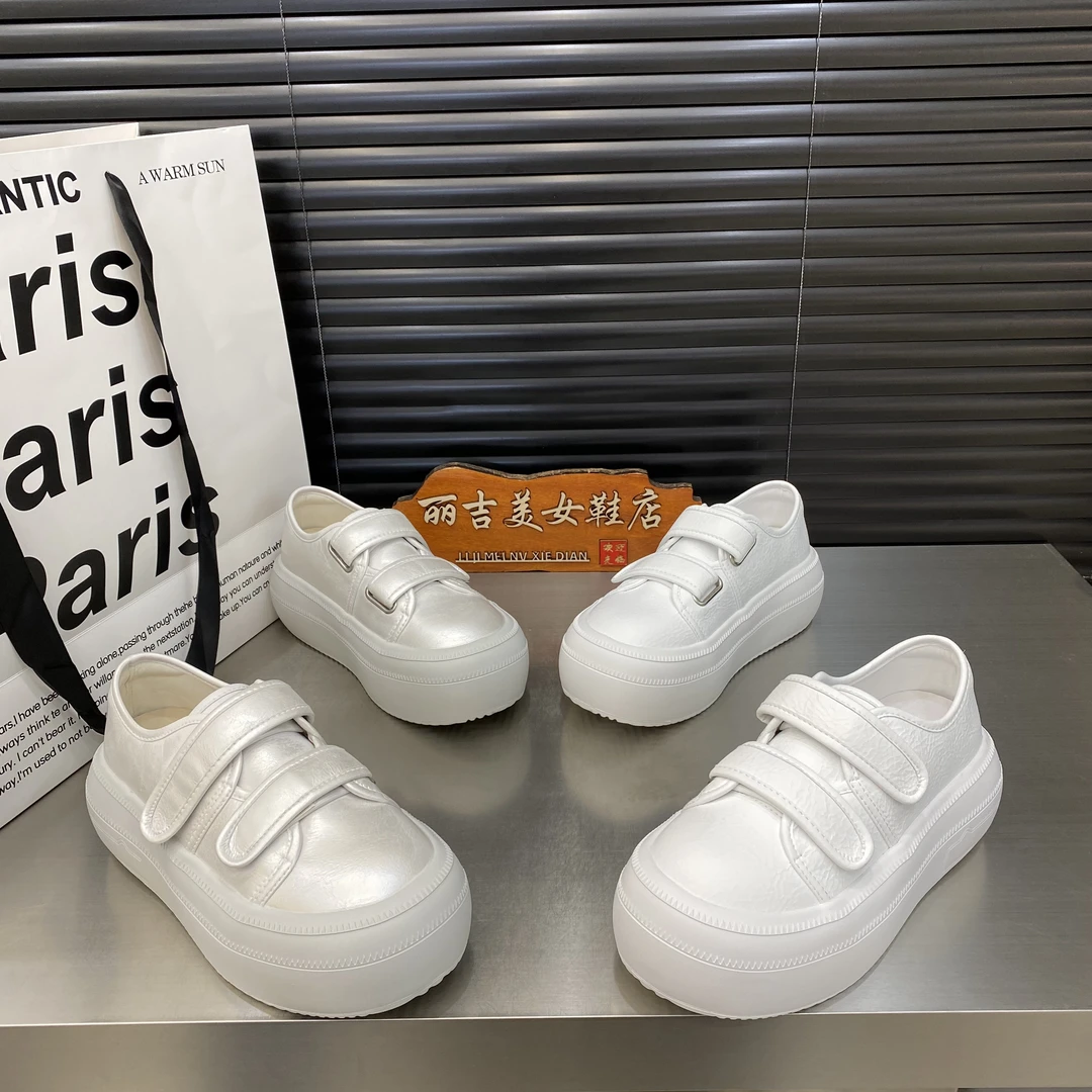 小白鞋女2025早春新款魔术贴百搭时尚丑萌大头鞋厚底单鞋饼干底潮