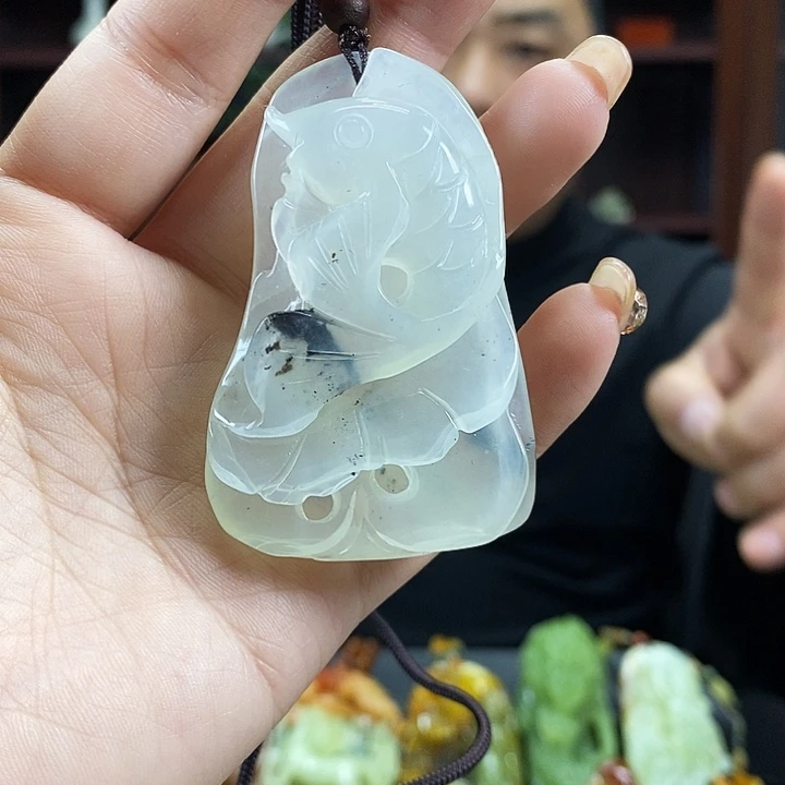 蛇纹石玉吊坠未镶嵌