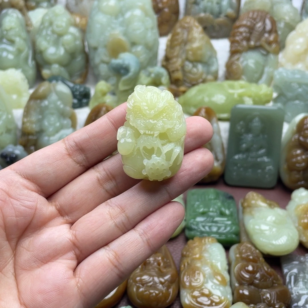 和田玉未镶嵌颈饰