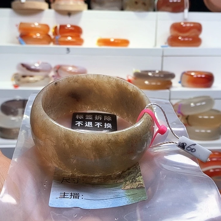 5***来玛瑙/玉髓未镶嵌手镯圈口62俏色扣手