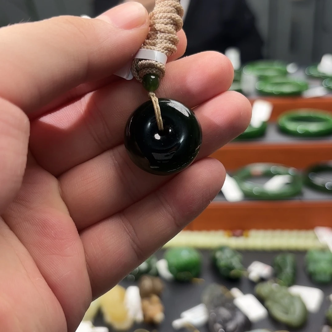 和田玉（糖玉）未镶嵌颈饰