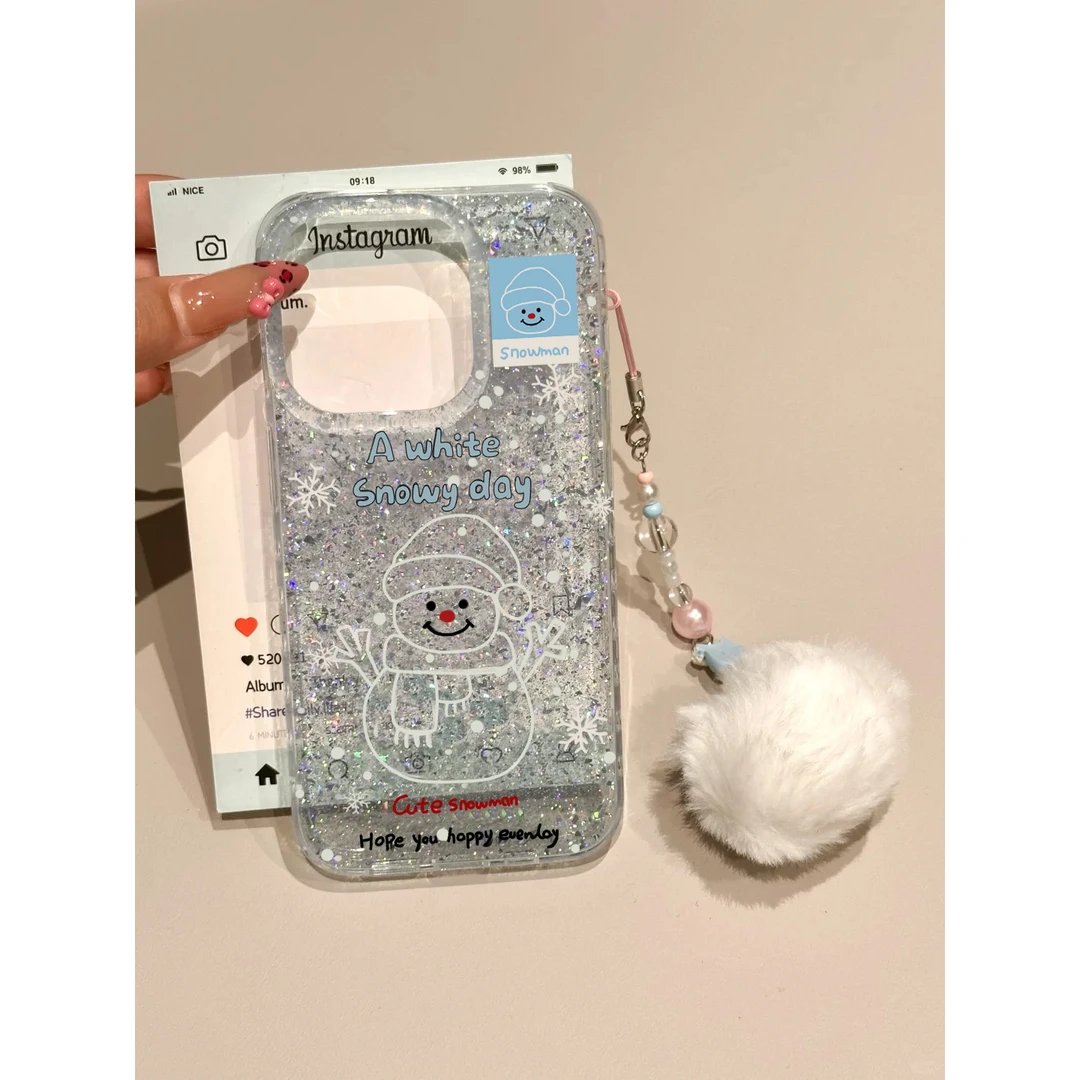 欧克里里闪粉壳梦幻雪人适用苹果15/16手机壳14/13/12/11毛球挂件