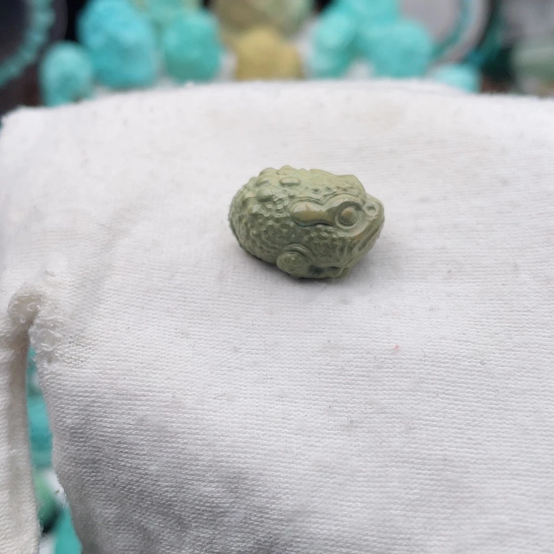 绿松石未镶嵌颈饰