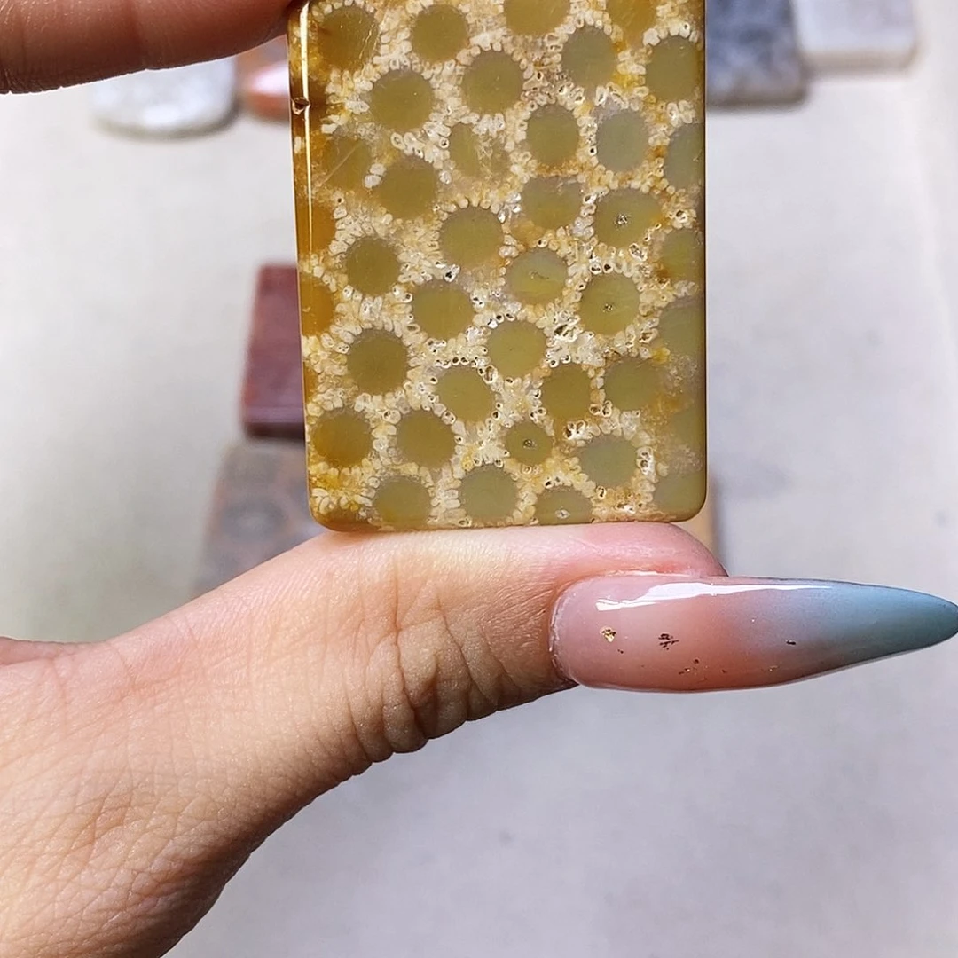 查罗石合金颈饰T***y