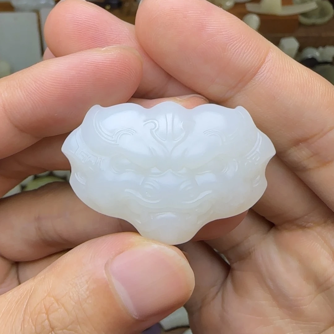 未镶嵌和田玉挂件兽面