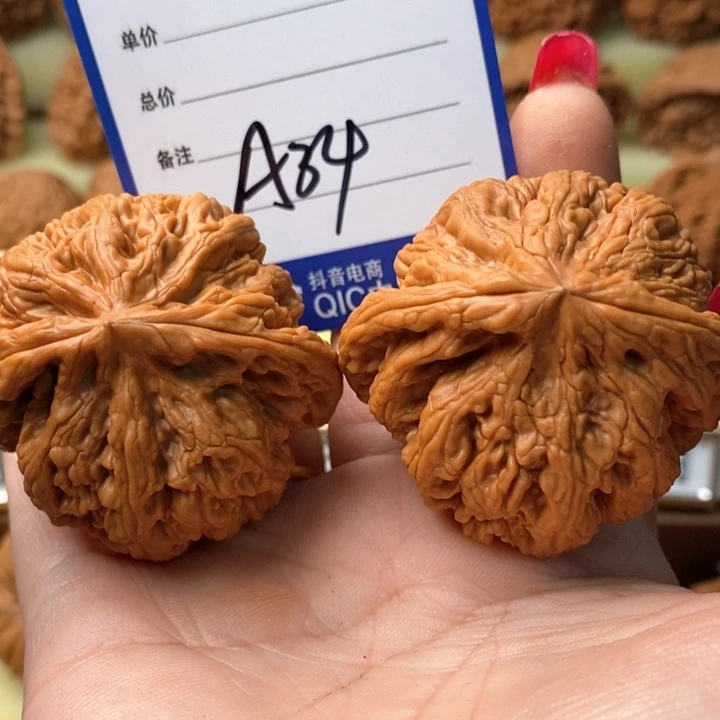 桃核吊坠大粗筋点大粗筋