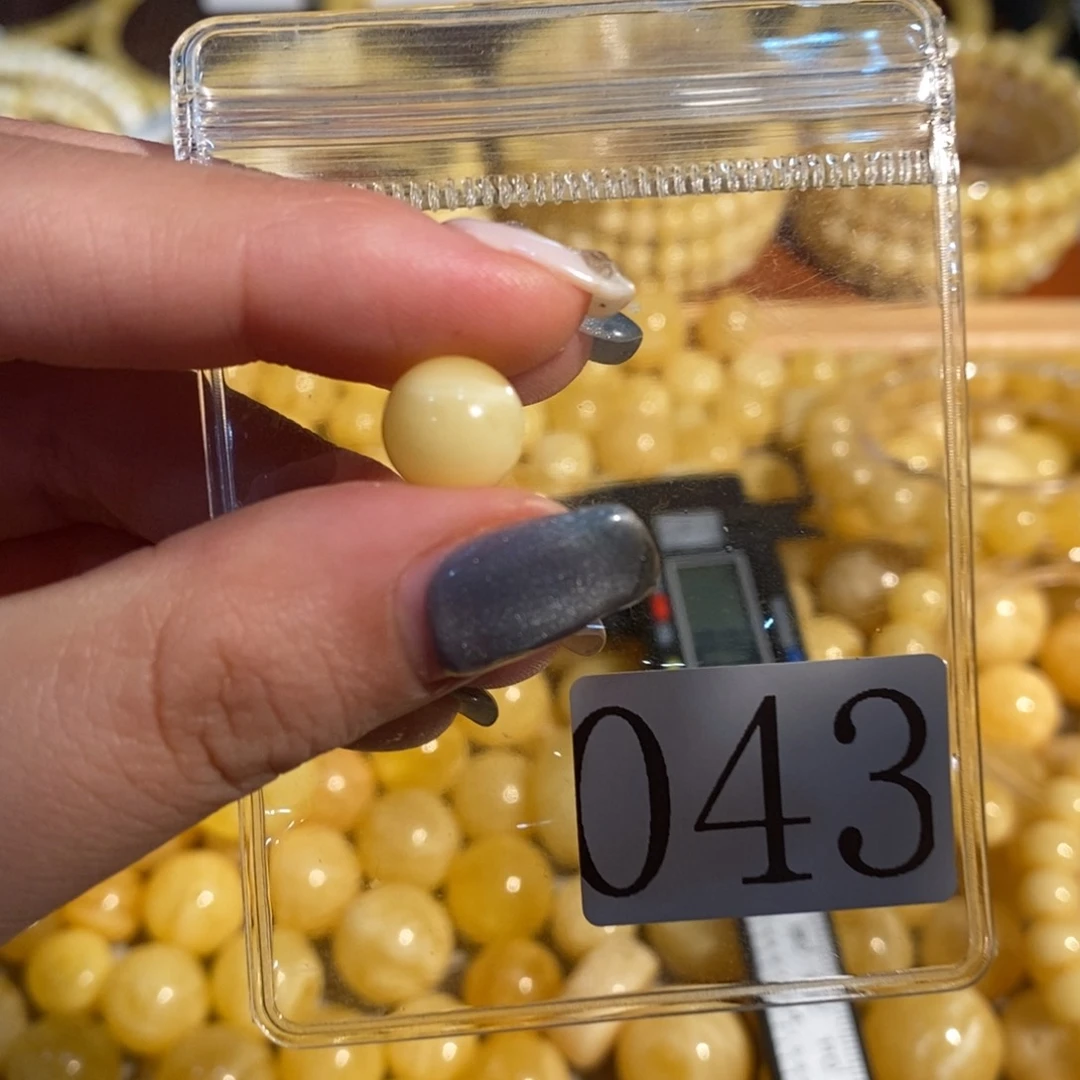 未镶嵌琥珀珠宝奇石043