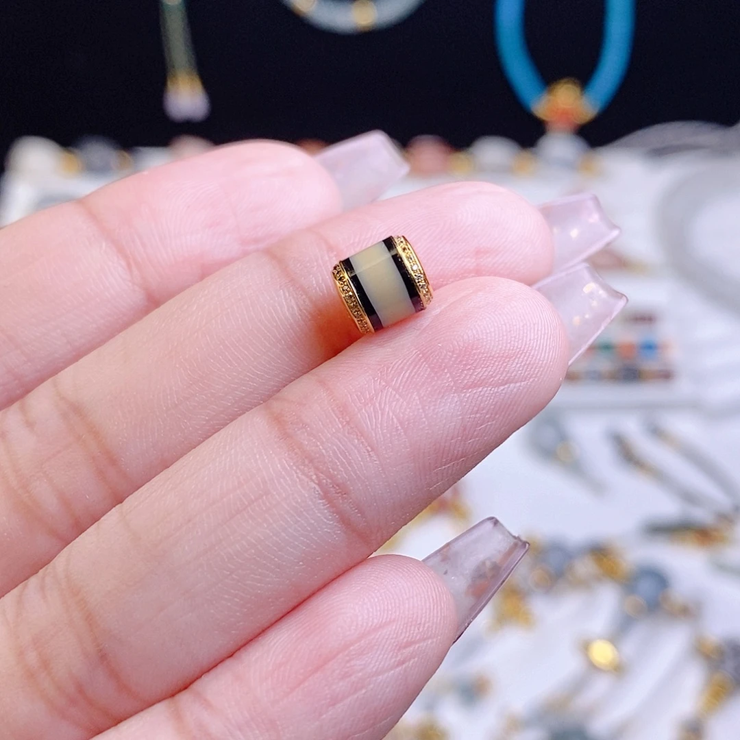 玛瑙/玉髓18K金镶嵌颈饰6.6x7.1