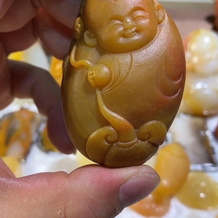 石英质玉（黄龙玉）未镶嵌项链童子把件