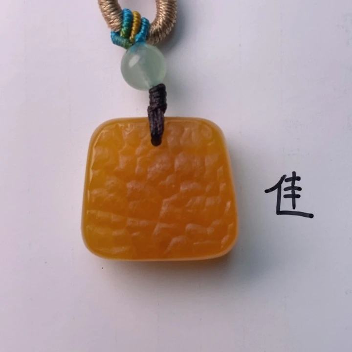 未镶嵌琥珀珠宝奇石